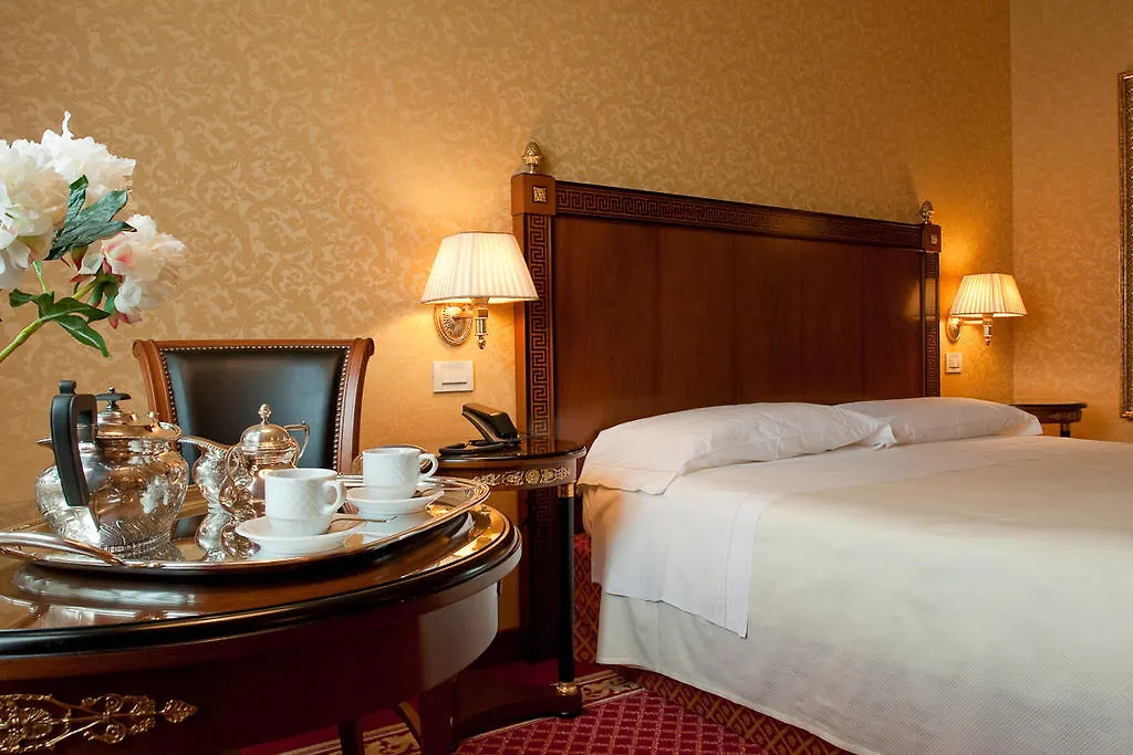 Hotel Maxim Anzola dell'Emilia 4*,